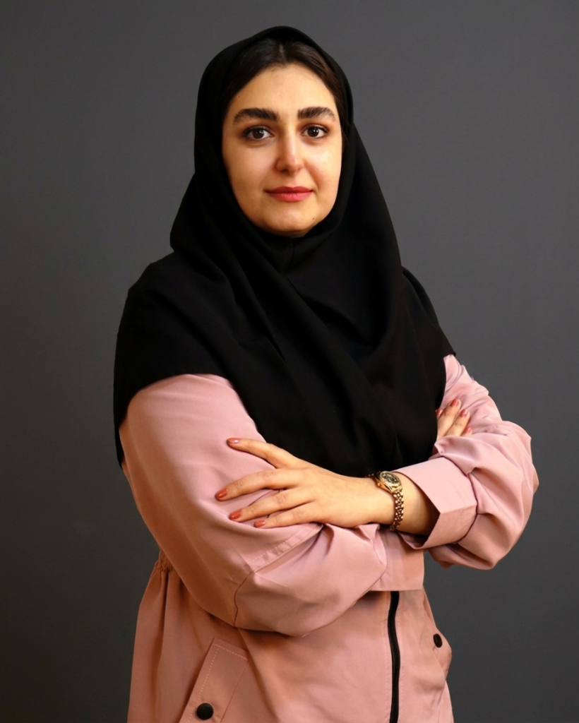 یگانه خدامی